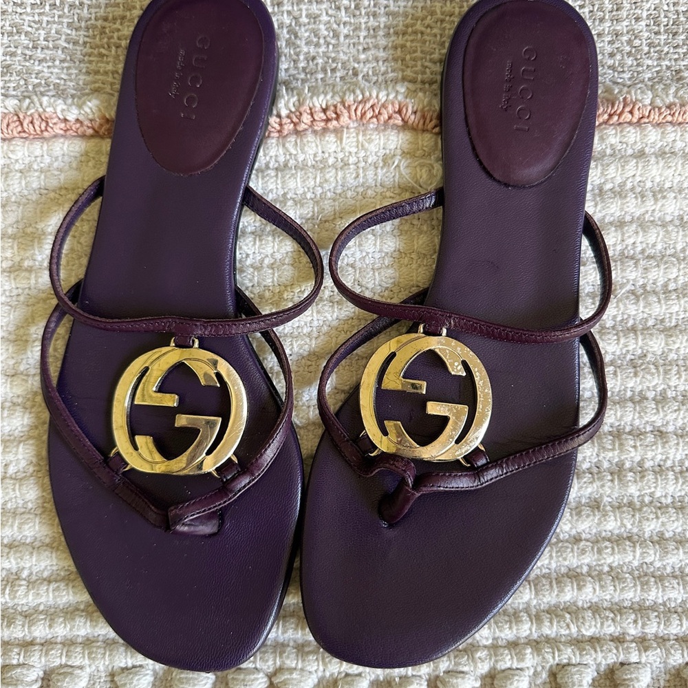 Gucci Women's Dark Purple Sandals with Gold Emblem